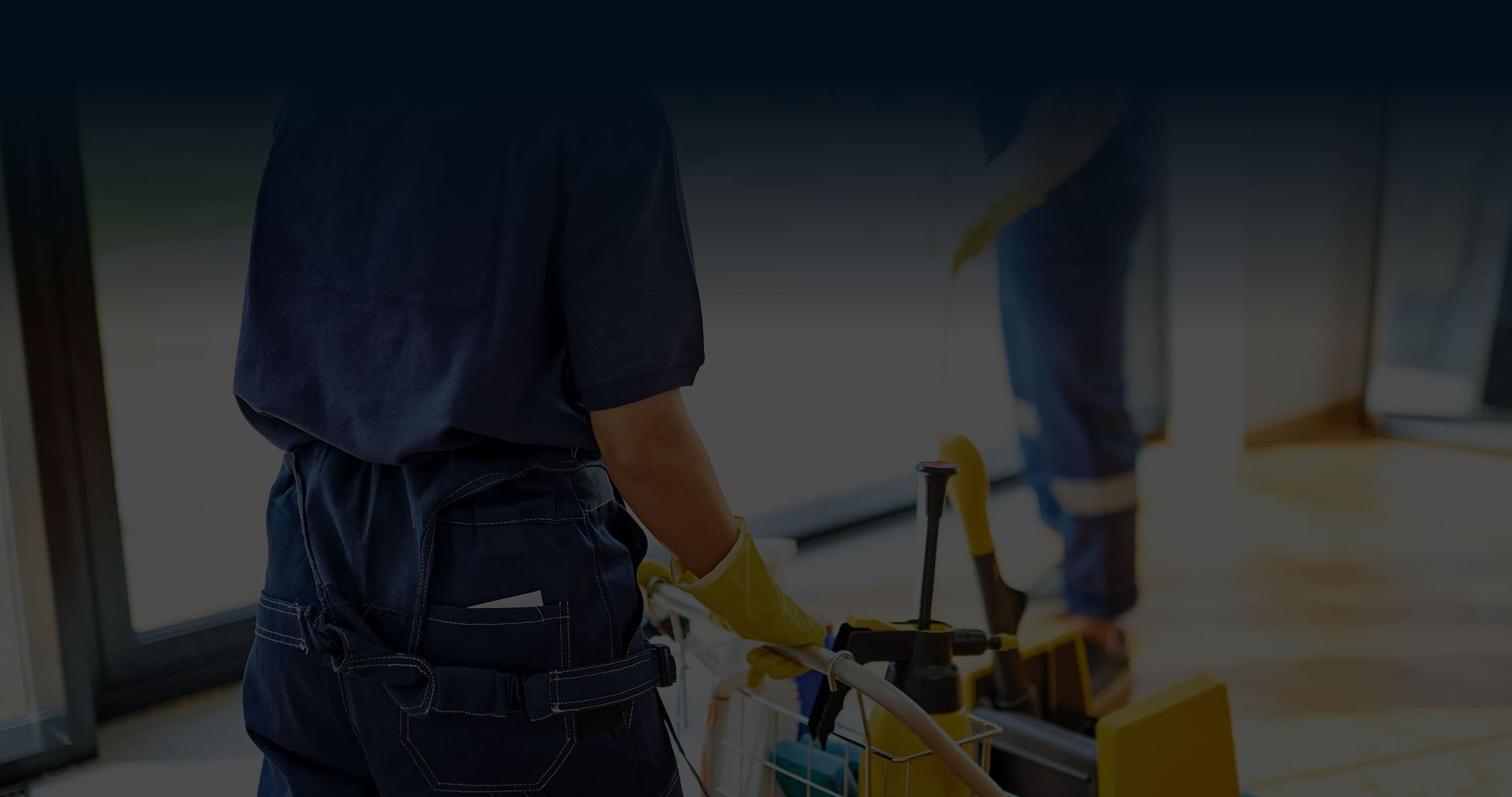 Mitarbeiter machen sauber